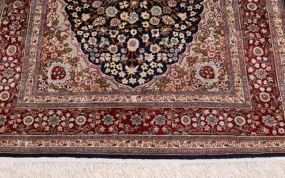 Oriental rug Hereke