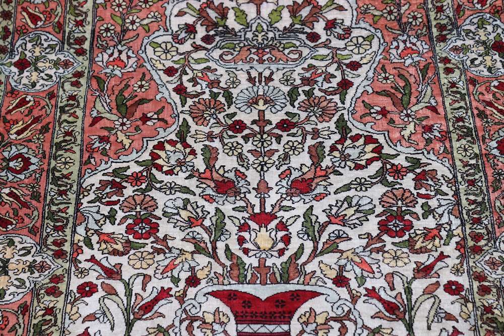 Oriental rug Hereke