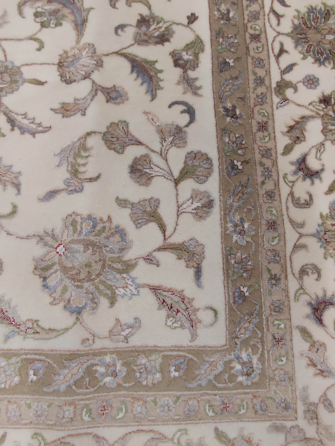 Persian rug Tabriz Royal