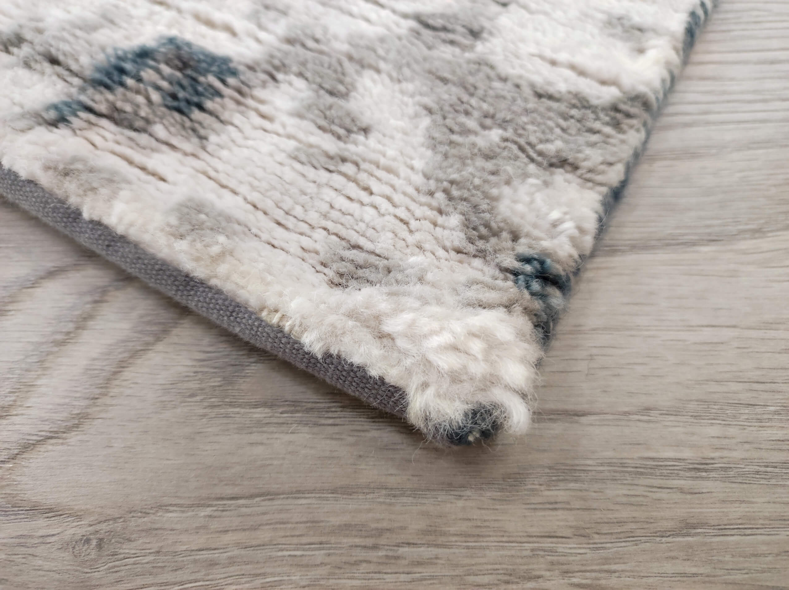 Modern rug Ikat Royal