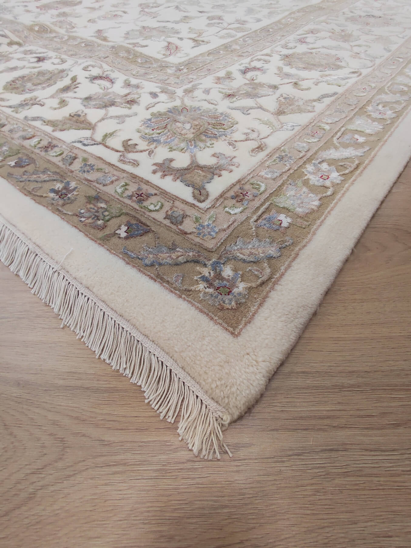 Persian rug Tabriz Royal