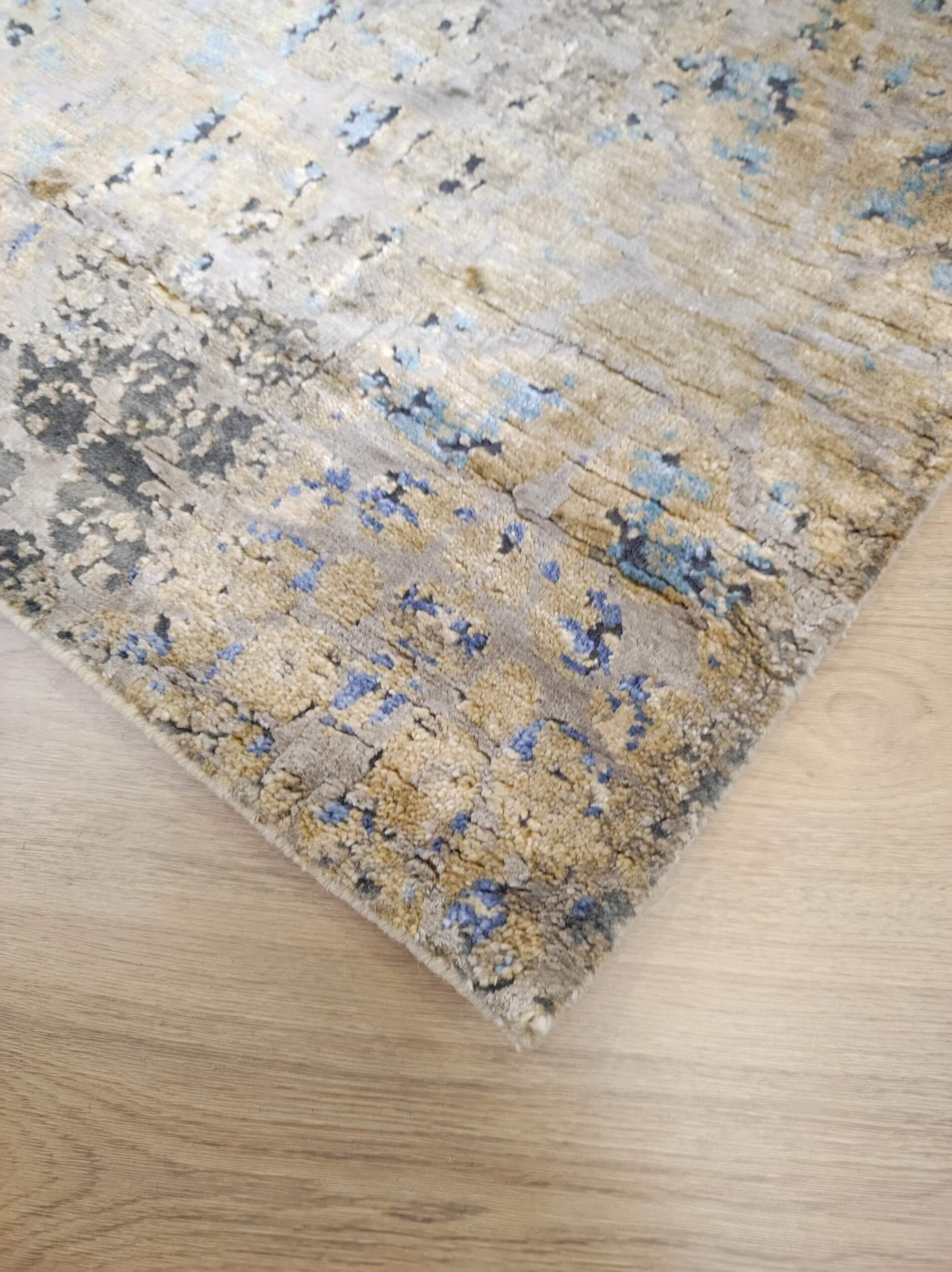Modern rug Ikat Royal