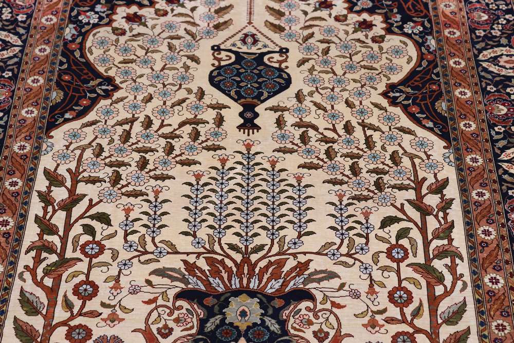 Oriental rug Hereke