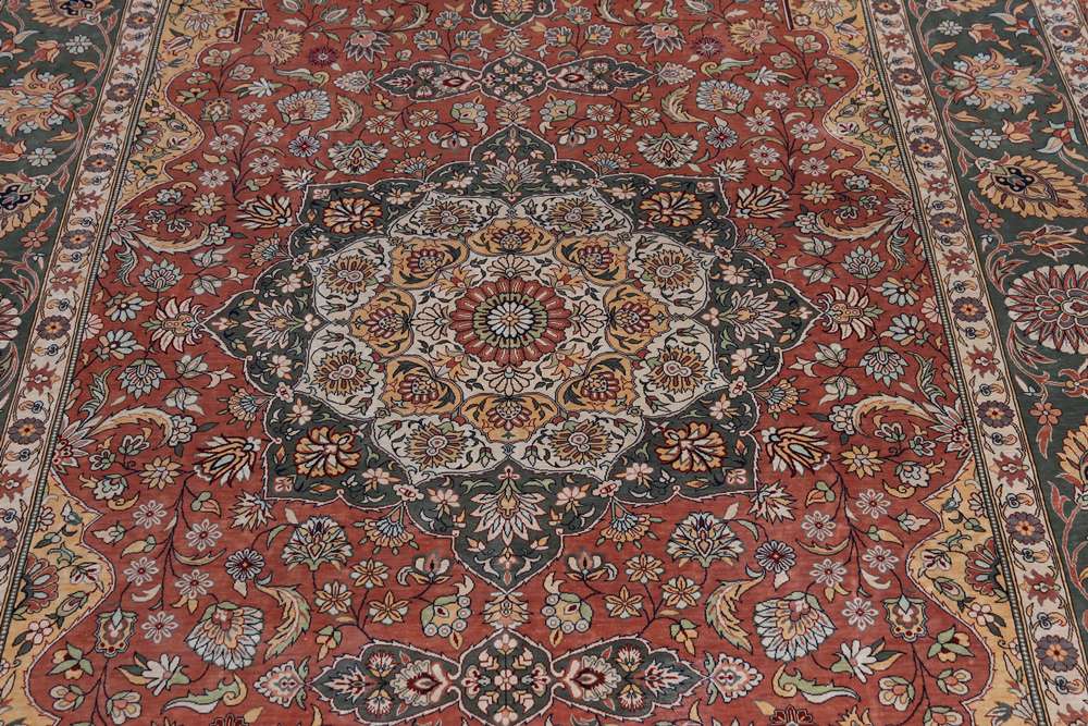 Oriental rug Hereke