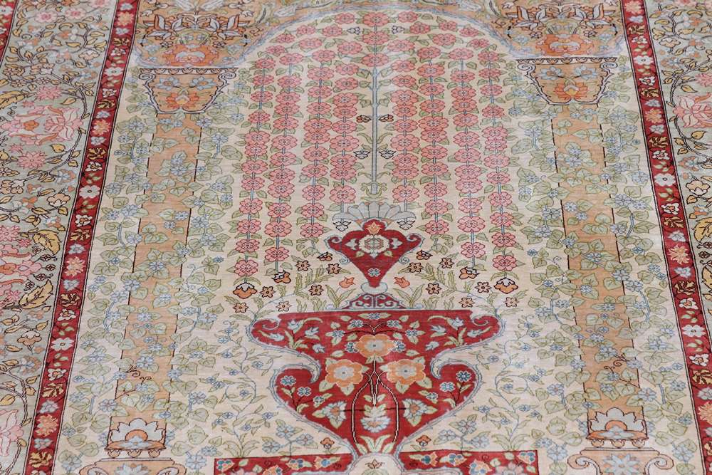 Oriental rug Hereke