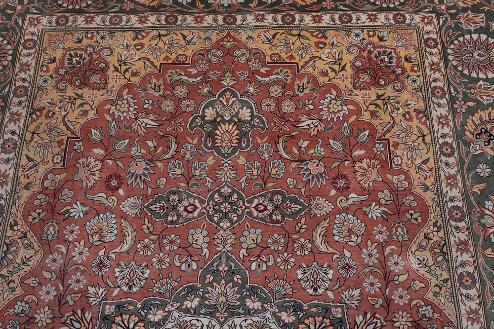 Oriental rug Hereke